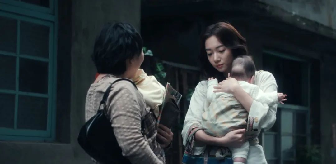 全网热议的“妈妈岗”，我不敢说羡慕